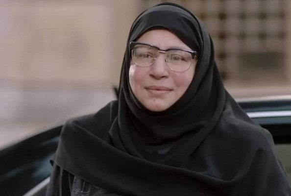 صورة نادرة بالملابس السوداء لعبلة كامل في حفل زفافها من محمود الجندي