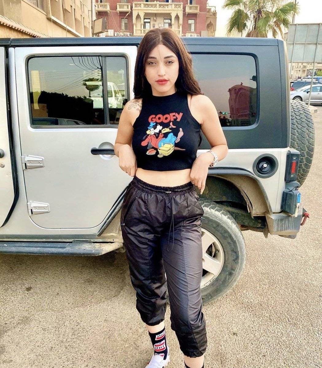 رغم دفع الكفالة.. النيابة ترفض إخلاء سبيل منار سامي لهذا السبب