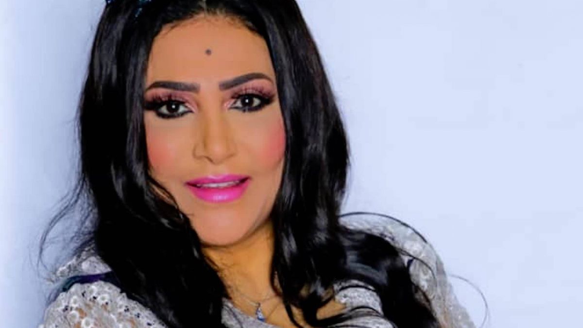 مشادة كلامية وألفاظ جارحة بين بدرية طلبة ومتابعيها