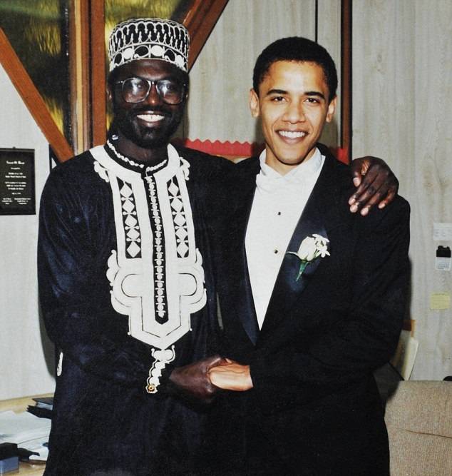 أخ باراك أوباما يخرج عن صمته ويطلق عليه صفات سيئة