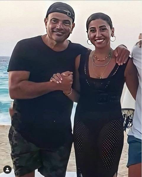 عمرو دياب ودينا الشربيني في الساحل الشمالي