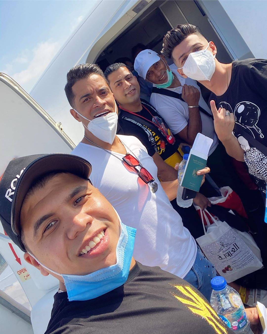 حسن شاكوش يثير أزمة في المطار... نسي تذكرة السفر!