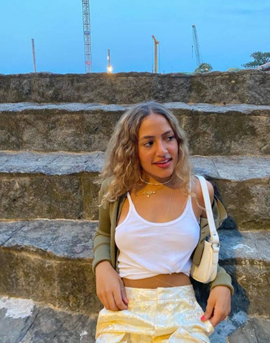 كنزي عمرو دياب تحذف هذه الصورة السيئة لها بعد الهجوم عليها