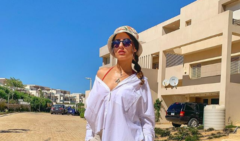 بالصور - ريهام أيمن تتألق بالقماش الشفاف في إطلالاتها الصيفية