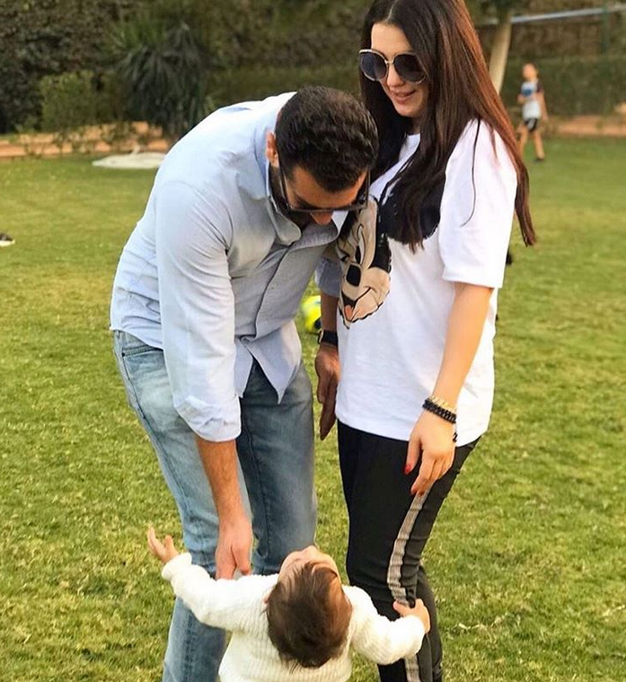 بالصورة – ابنة كندة علوش وعمرو يوسف في أحدث ظهور لها