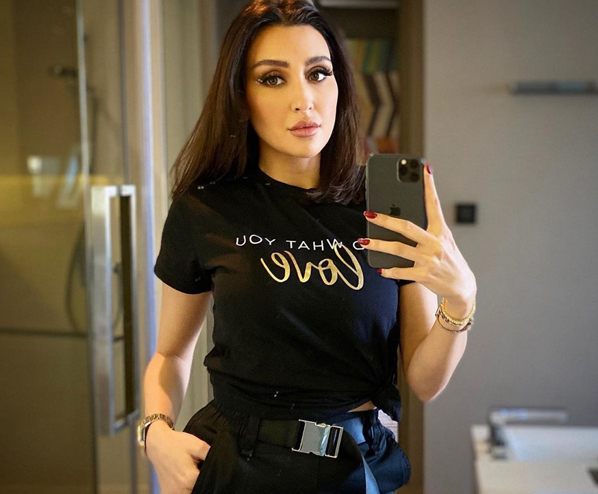 بالفيديو – في اللقاء الاول بعد وفاة والدها... جيسي عبده تبكي وتروي لحظة علمها بالخبر