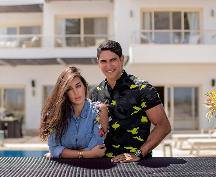 بالصورة – أحمد أبو هشيمة ينافس ياسمين صبري بأناقته... وهذا ما اختاره