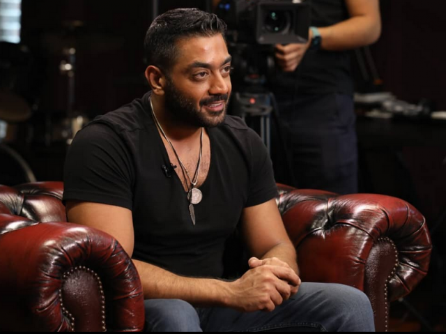 أحمد فلوكس يفاجئ جمهوره بدخول عالم الغناء وهذه تفاصيل أغنيته الأولى