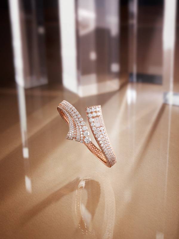 ساعتان من JAEGER-LECOULTRE: الوقت المتواري خلف روعة الماس