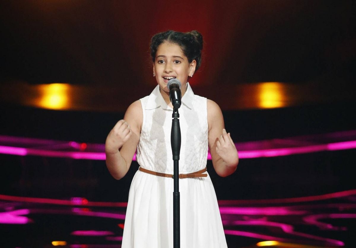 بالصورة – أبدعت بغناء 