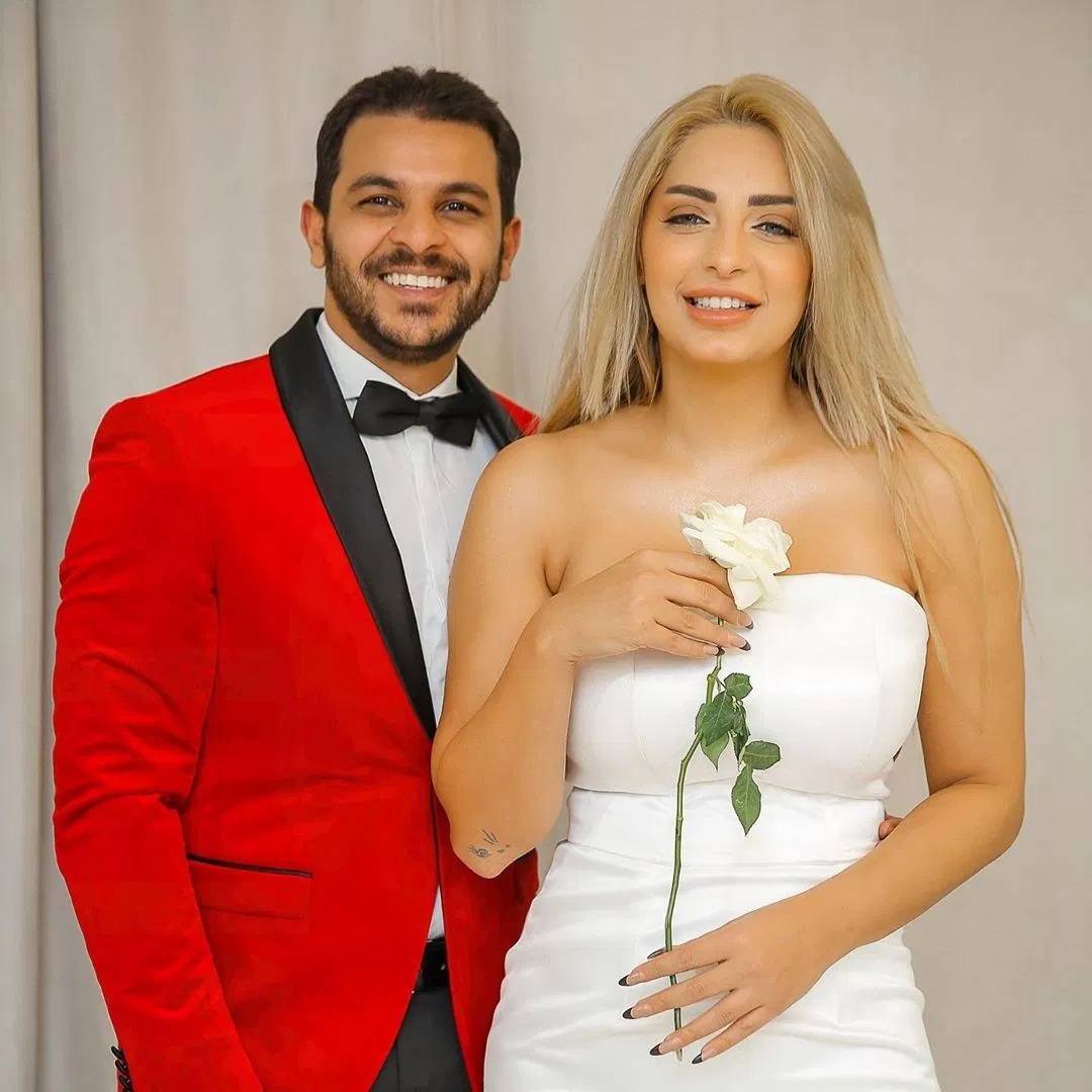 أنباء عن انفصال محمد رشاد ومي حلمي وحذف صورها من حسابه!