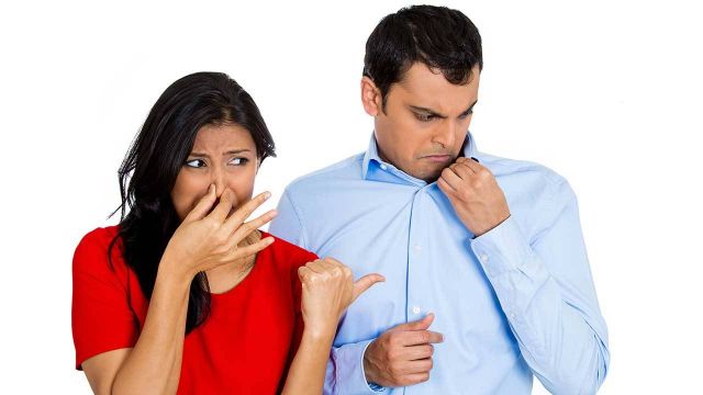 إليكم أحدث طريقة للقضاء على رائحة العرق الكريهة