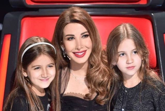 بالفيديو – بعد تضرر عيادة زوجها... نانسي عجرم تكشف حالة بناتها النفسية بعد الانفجار