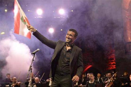 بالفيديو - كاظم الساهر يجمع التبرعات لدعم لبنان