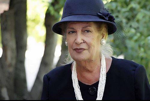 بالفيديو - منى واصف تواسي بيروت بصوت مكسور وحزين