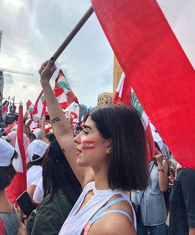 بالصور - رسالة مؤثرة من نجمة لبنانية تشرح فيها ما عاشته في بيروت قبل الانفجار