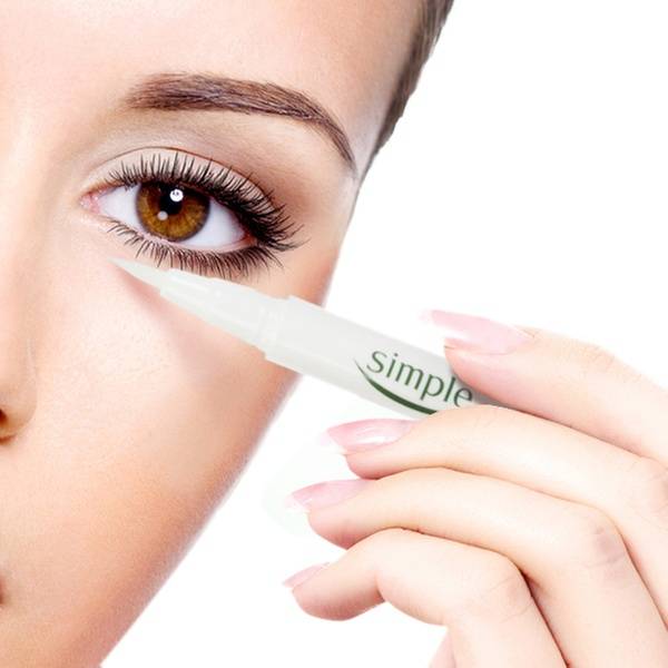 ليست لإخفاء الشوائب... 3 استخدامات لا تعرفينها لمصحح العيوب