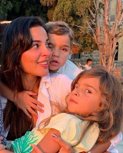 نادين نسيب نجيم تتخذ قراراً مصيرياً لحماية طفليها بعد انفجار بيروت