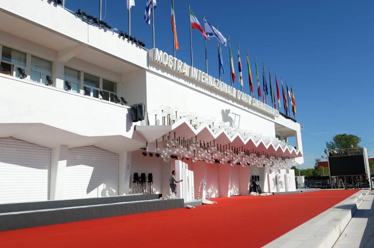 مهرجان البندقية السينمائي الـ 77... حدث يتحدّى كورونا