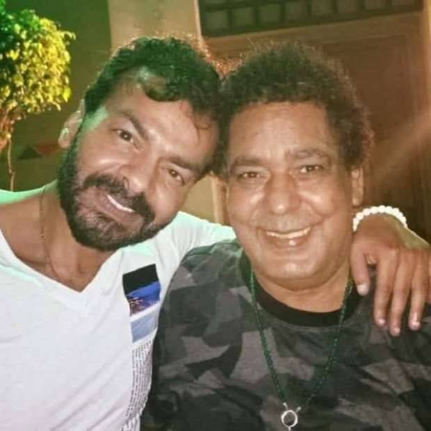 سر زيارة محمد محيي لمحمد منير