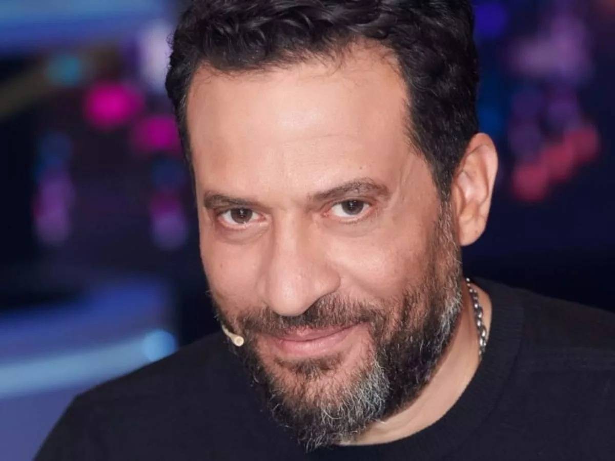 انقلاب سيارة نجل الفنان ماجد المصري على طريق الساحل الشمالي