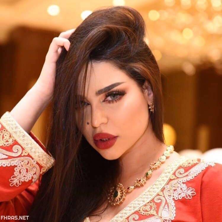 بالفيديو - جليلة المغربية تستفز الجمهور بالحديث عن مواصفاتها الجمالية