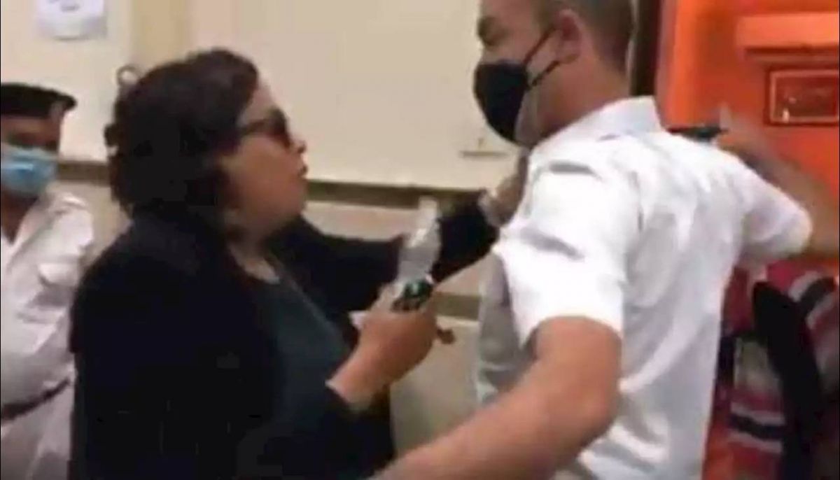 بالفيديو - القصة الكاملة لاعتداء موظفة نيابة في مصر على ضابط شرطة