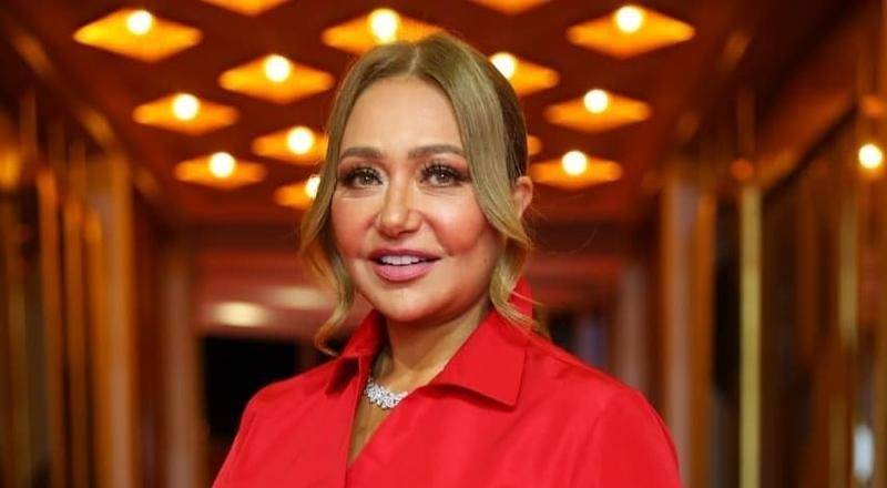 ليلى علوي حديث مواقع التواصل بسبب ملابسها على البحر