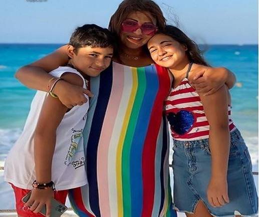 بالصور - هالة صدقي تتجاوز أزمتها مع زوجها بموقف طريف لابنيها