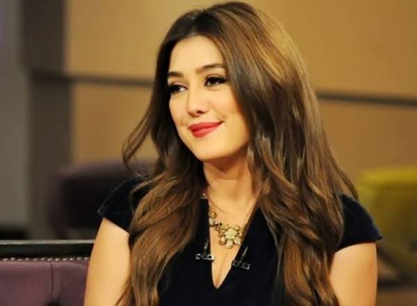 برسالة مؤثرة.. كندة علوش تحتفل بيوم ميلاد والدتها