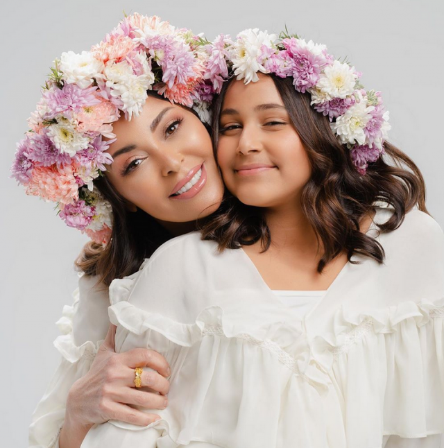 داليا البحيري وابنتها قسمت 