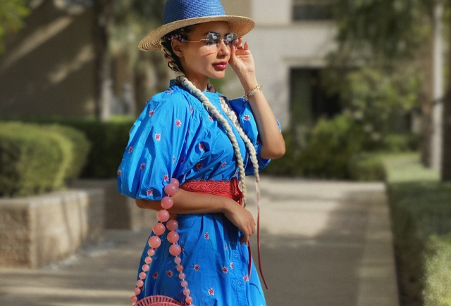 بالصورة - مهيرة عبد العزيز تفاجئ الجميع بإطلالة بحرية لافتة