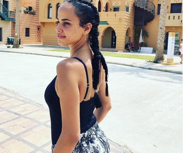 بالصور - في احدث ظهور لها نور عمرو دياب تخطف الأنظار وتشبَّه بميغان ماركل