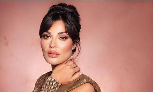 بالصور - نادين نسيب نجيم تبرز أنوثتها بفستان من الجلد