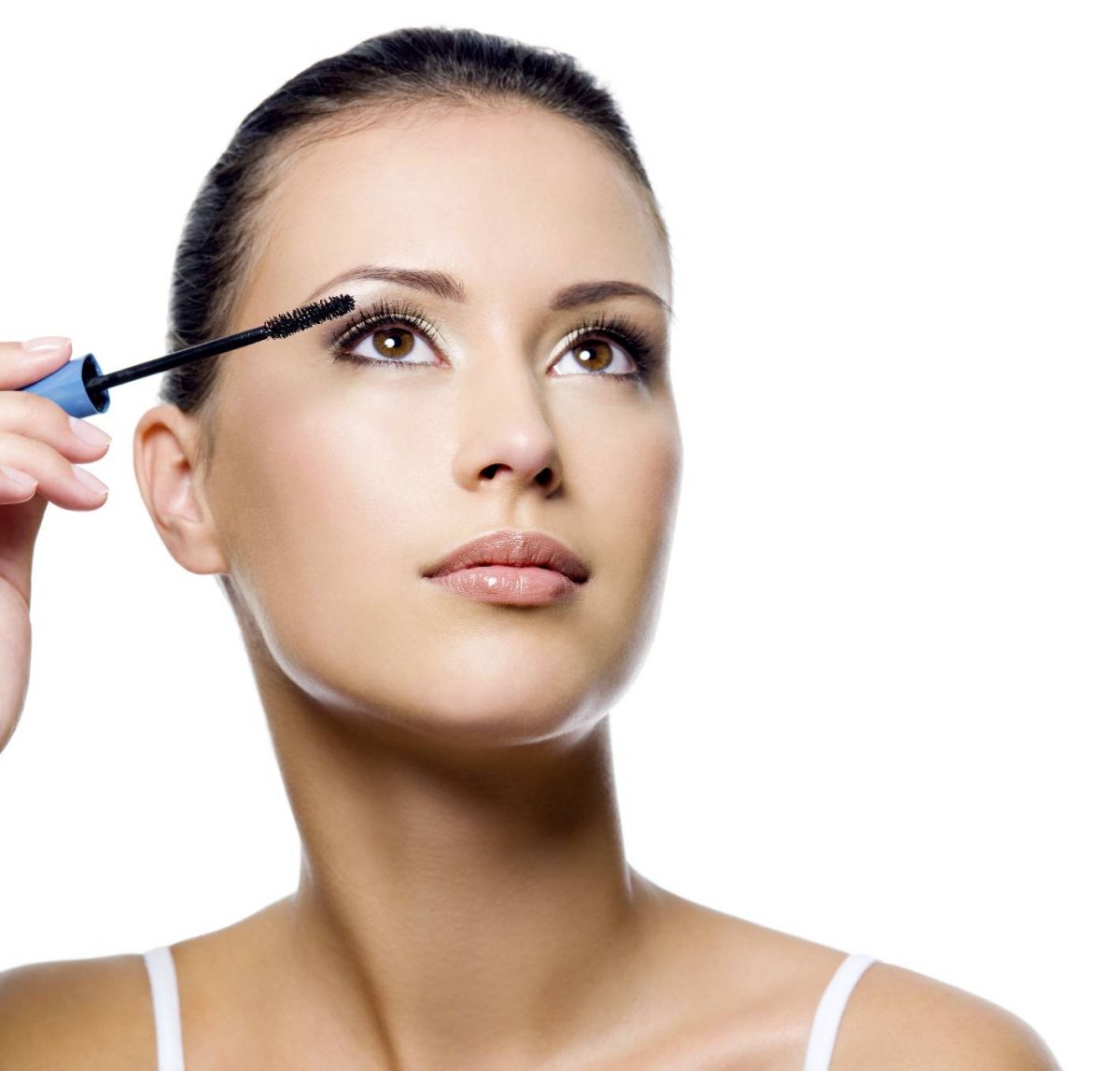 المسكارا لتوسيع العيون وتطويل الرموش