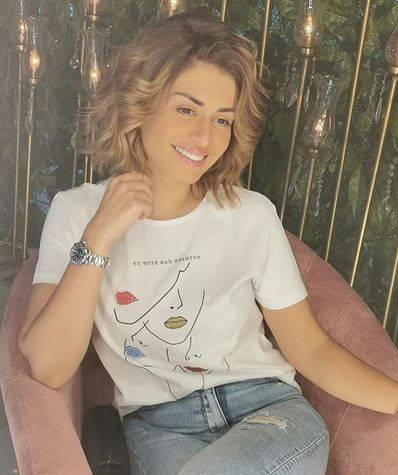 بالصور - منه فضالي تحتفل بميلادها بمفردها.. والجمهور يعلق