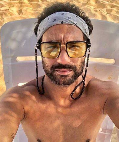 كريم فهمي يتعرض لإصابة في الرقبة