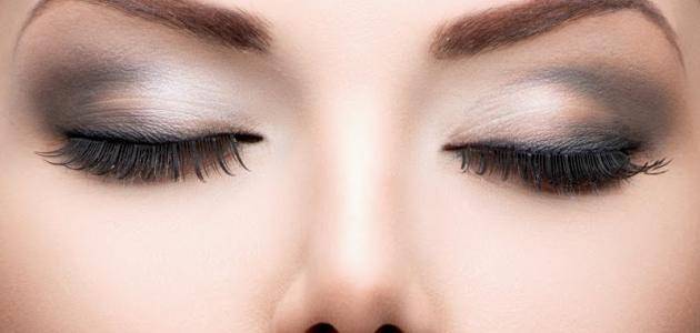 10 خطوات لمكياج العيون الصغيرة