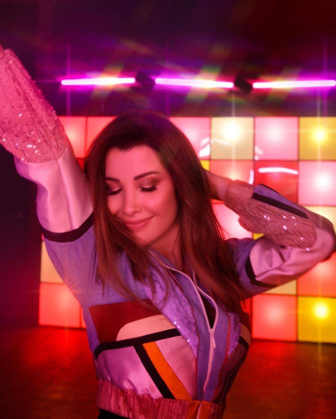 حسين بظاظا يصمّم سترات نانسي عجرم في حفلها الأول على تيك توك