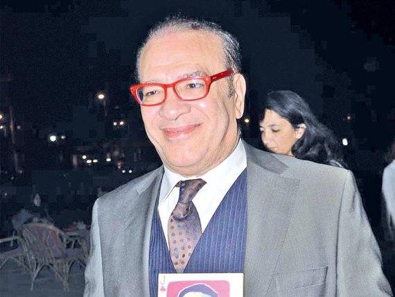 صورة نادرة لصلاح عبدالله مع والده