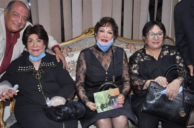 سميرة عبد العزيز ولبلبة وسميحة أيوب في تأبين محمود رضا