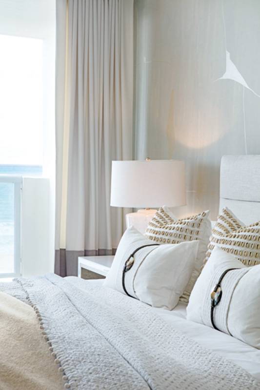 مشهد جانبي من السرير