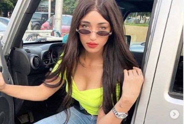 المحكمة تؤيد حبس منار سامي ثلاث سنوات وغرامة 300 ألف جنيه