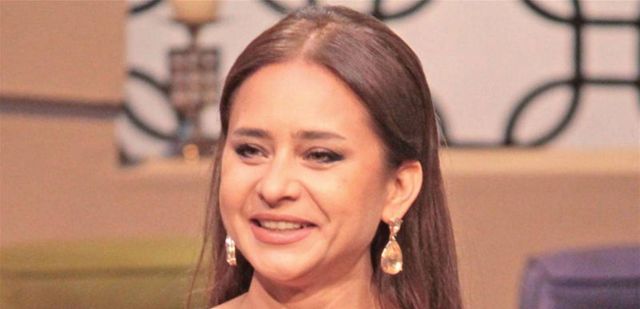 بالفيديو - نيللي كريم تفاجئ الجمهور وترقص 