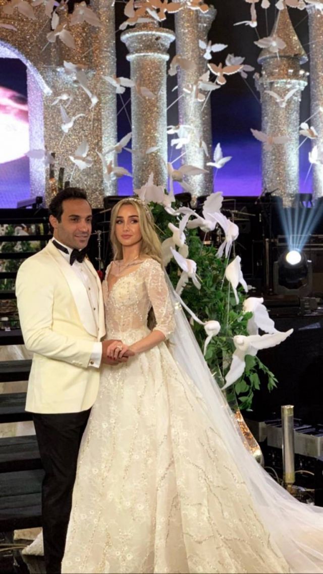 أحمد فهمي يسخر في عيد زواجه الأول من هنا الزاهد