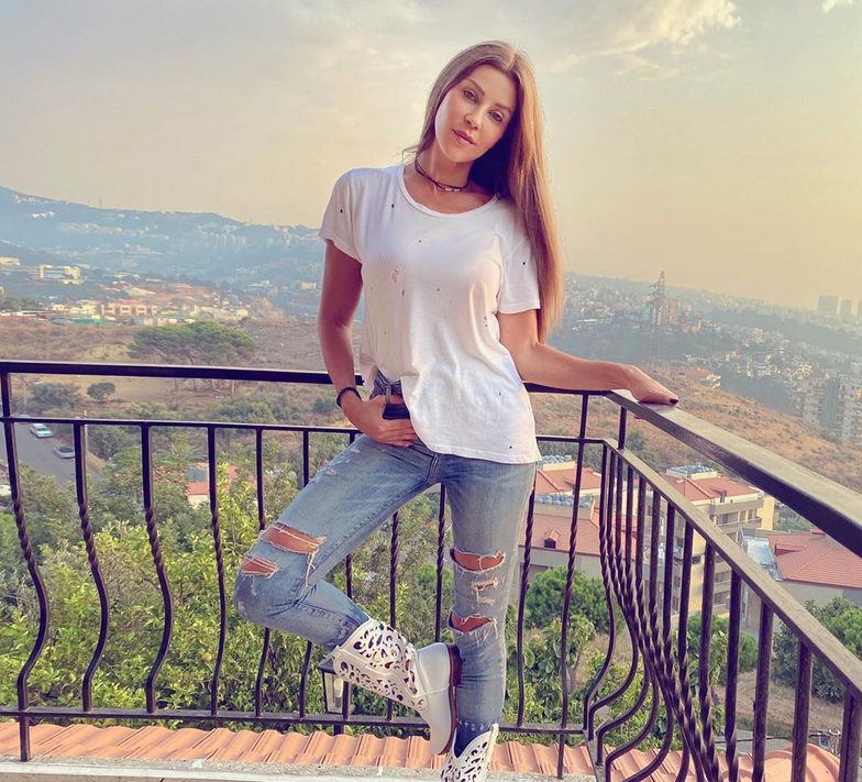 بالصور – بعد أشهر على طلاقها... كارلا حداد تدخل القفص الذهبي مجدداً وهذا هو العريس