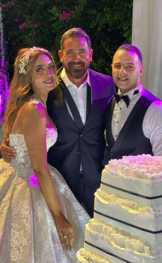 أمير كرارة مع العروسين
