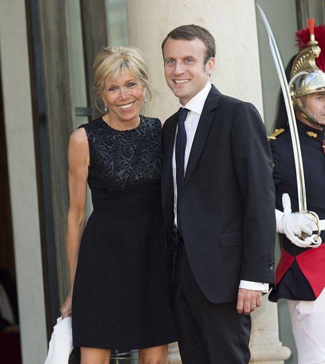 هذا ما تفعله بريجيت ماكرون بعطر زوجها الفاخر حين يبتعد عنها