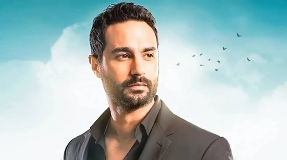 بالفيديو - كريم فهمي يكشف سر وشم على ذراعه لا يعرفه أحد