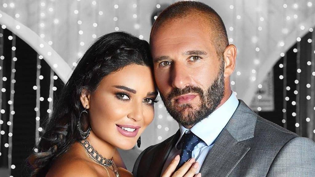 بالفيديو - زوج سيرين عبد النور يسرق الأضواء بتصرف رومانسي يوم ميلادها